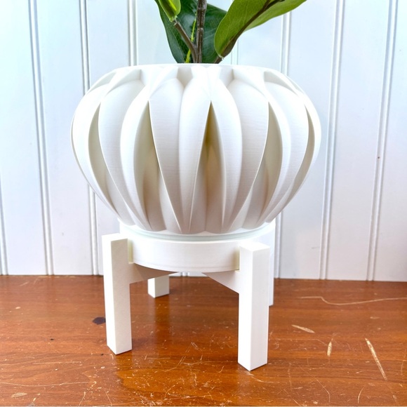 Halden Planter Pot, Indoor Planter w/ Drainage Hole and Drip Tray - Picture 1 of 8